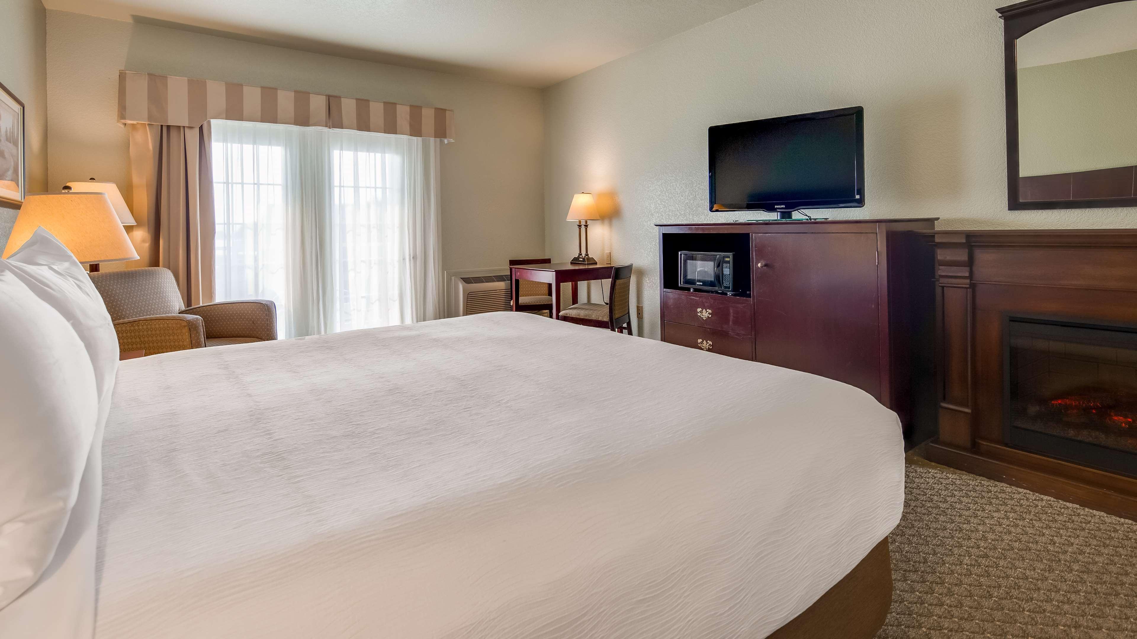 Best Western Plus Bayshore Inn Юрика Екстер'єр фото