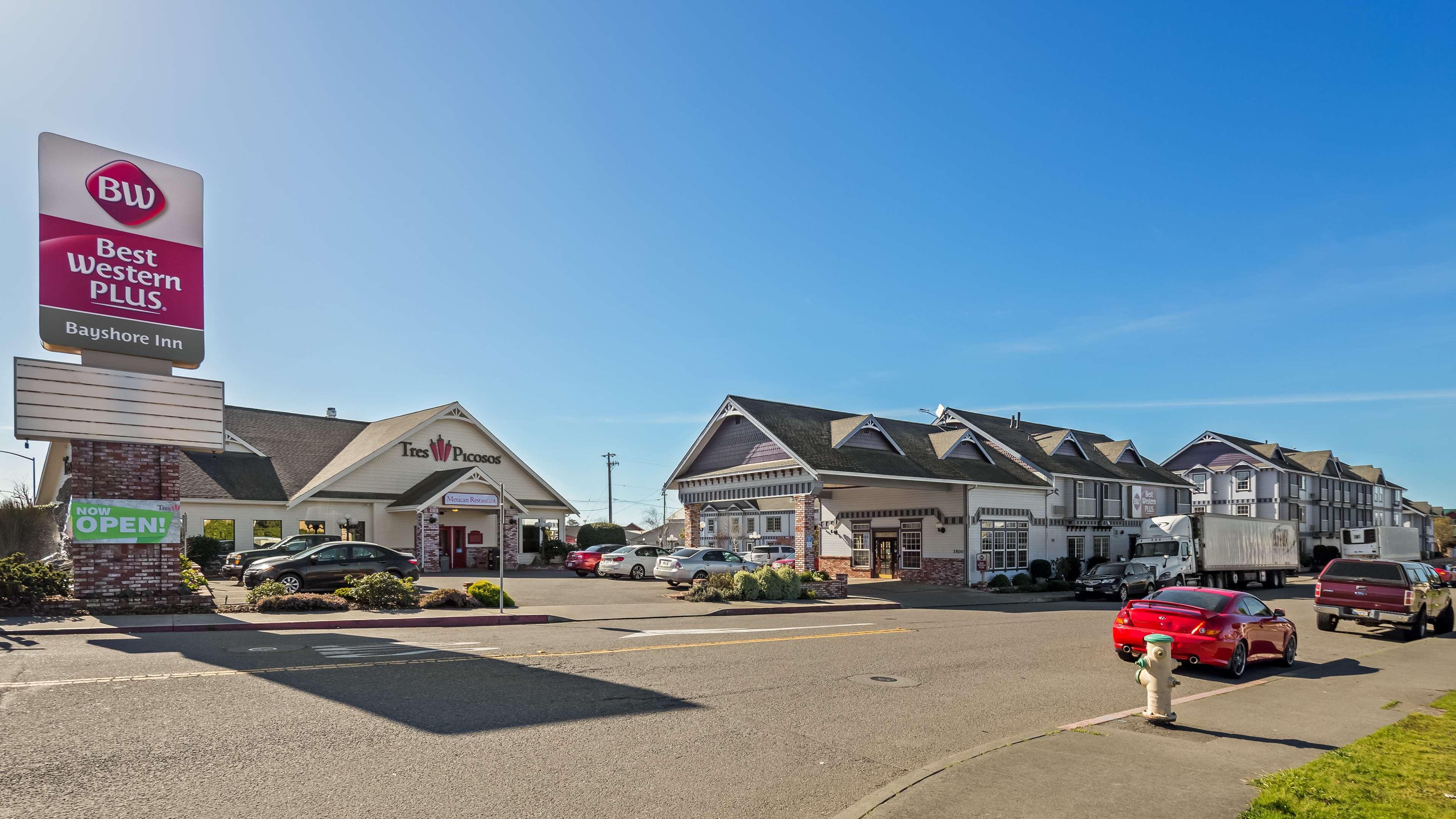 Best Western Plus Bayshore Inn Юрика Екстер'єр фото