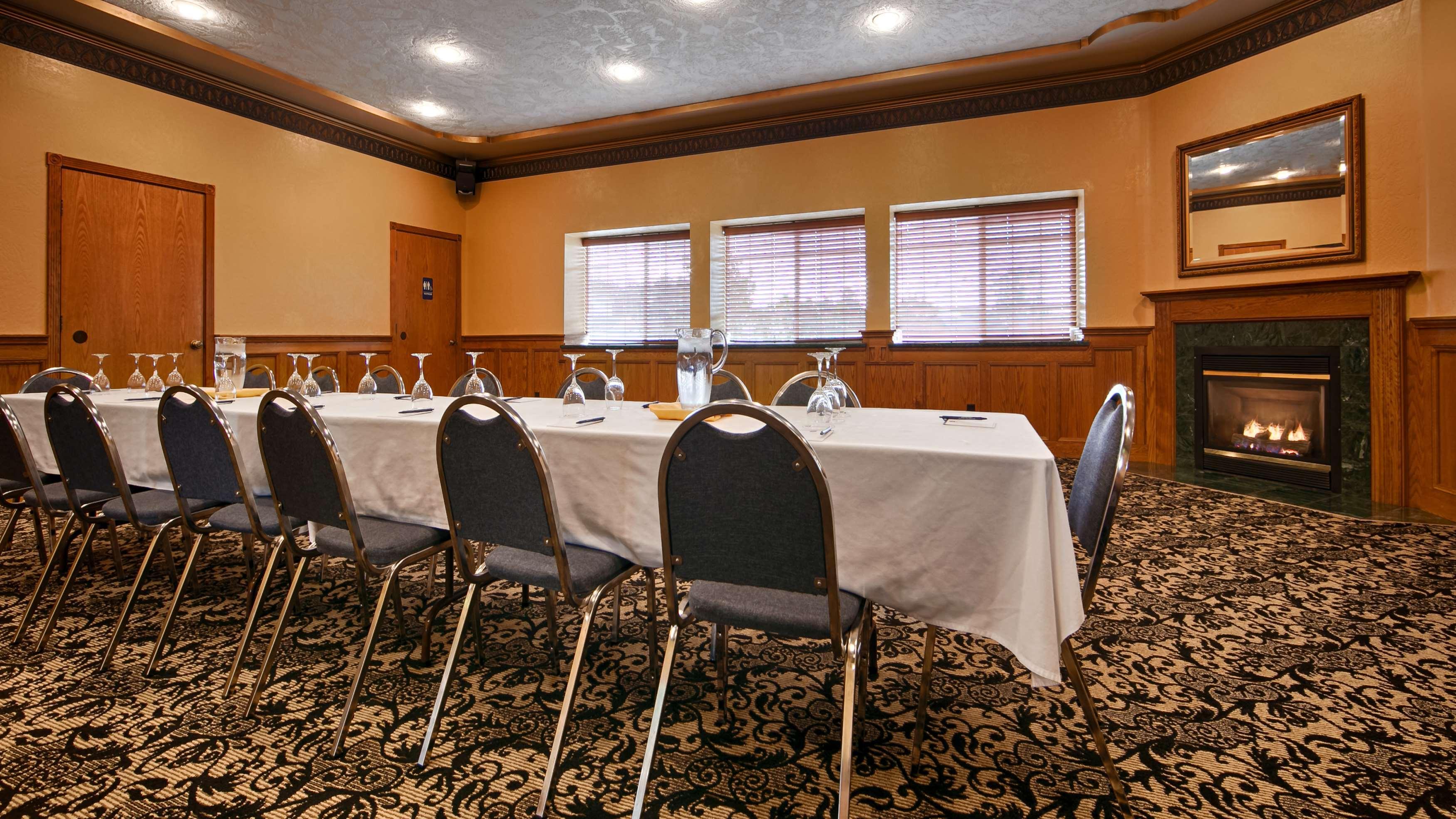 Best Western Plus Bayshore Inn Юрика Екстер'єр фото