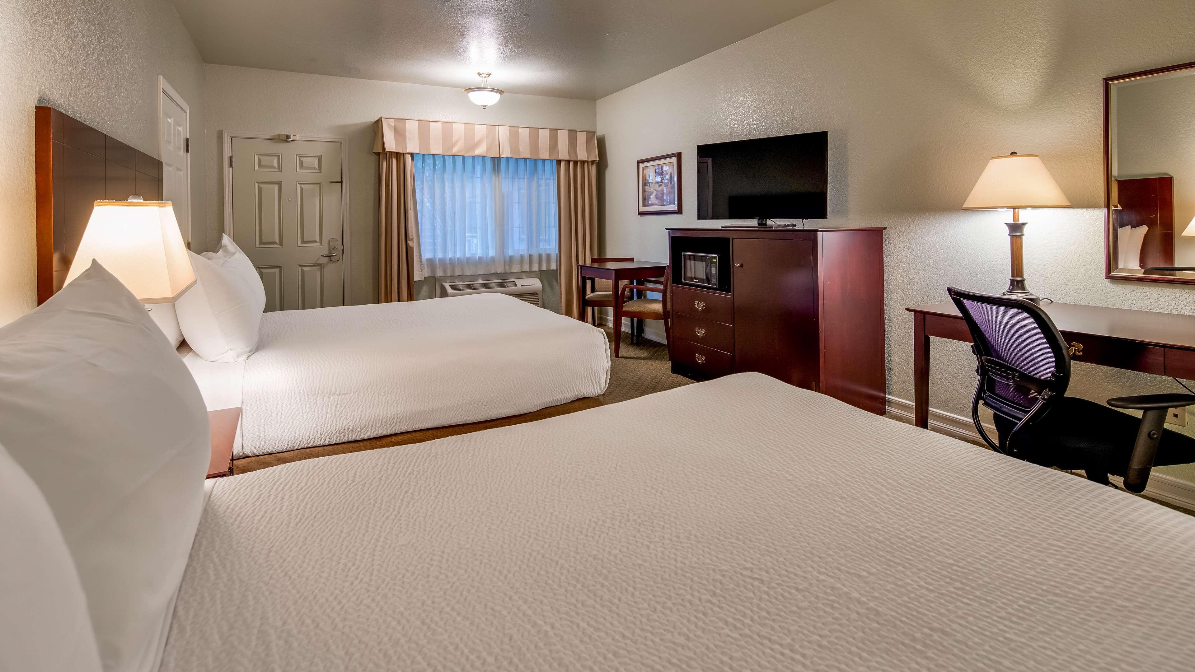 Best Western Plus Bayshore Inn Юрика Екстер'єр фото