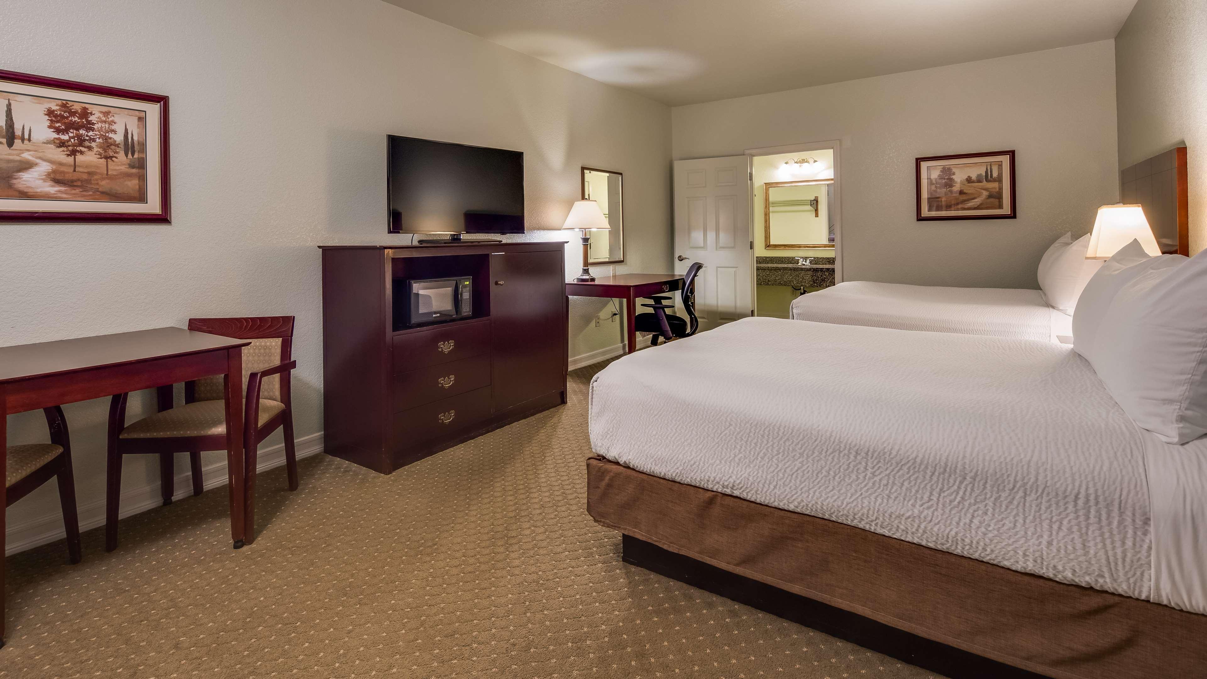 Best Western Plus Bayshore Inn Юрика Екстер'єр фото