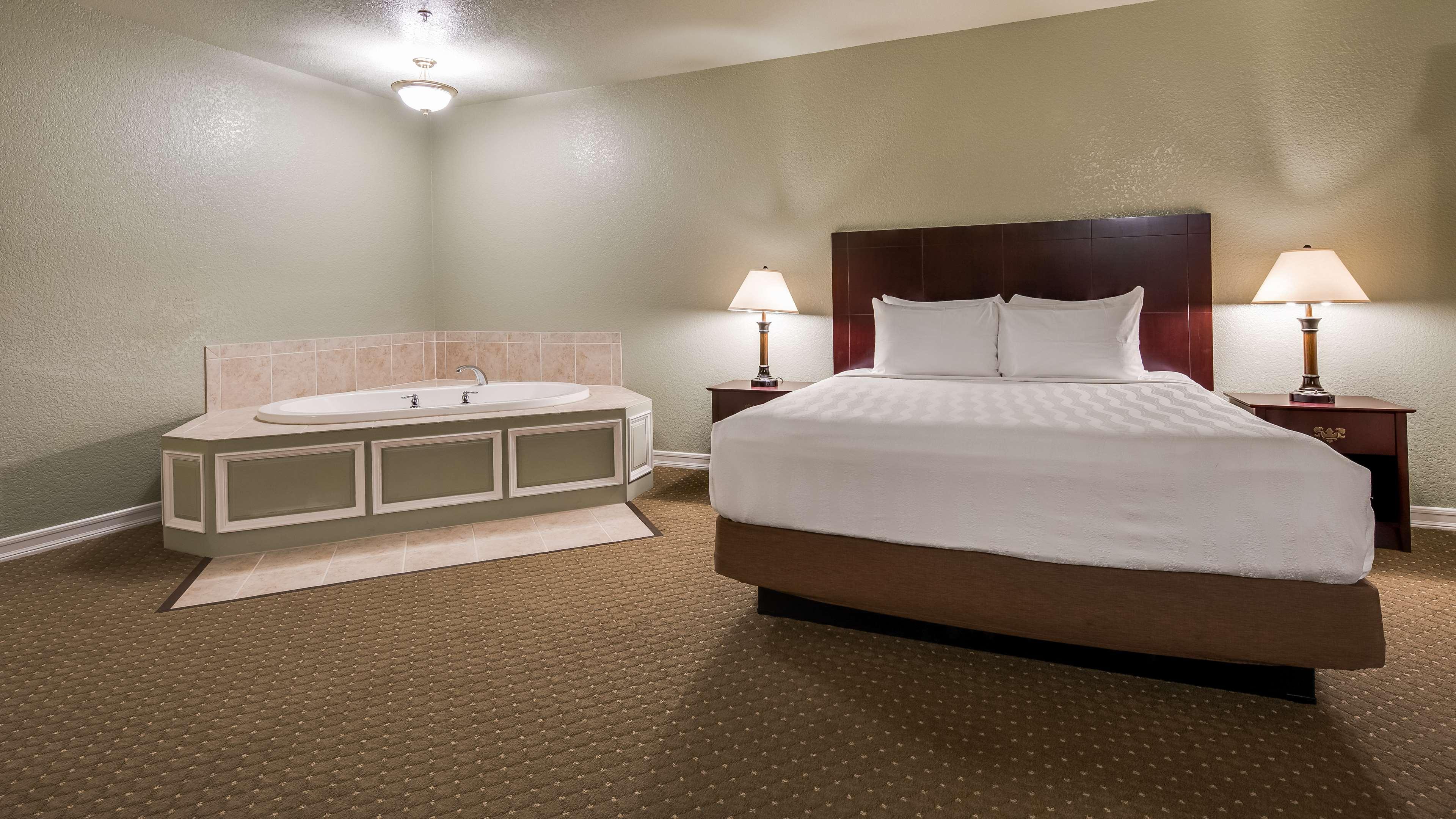 Best Western Plus Bayshore Inn Юрика Екстер'єр фото
