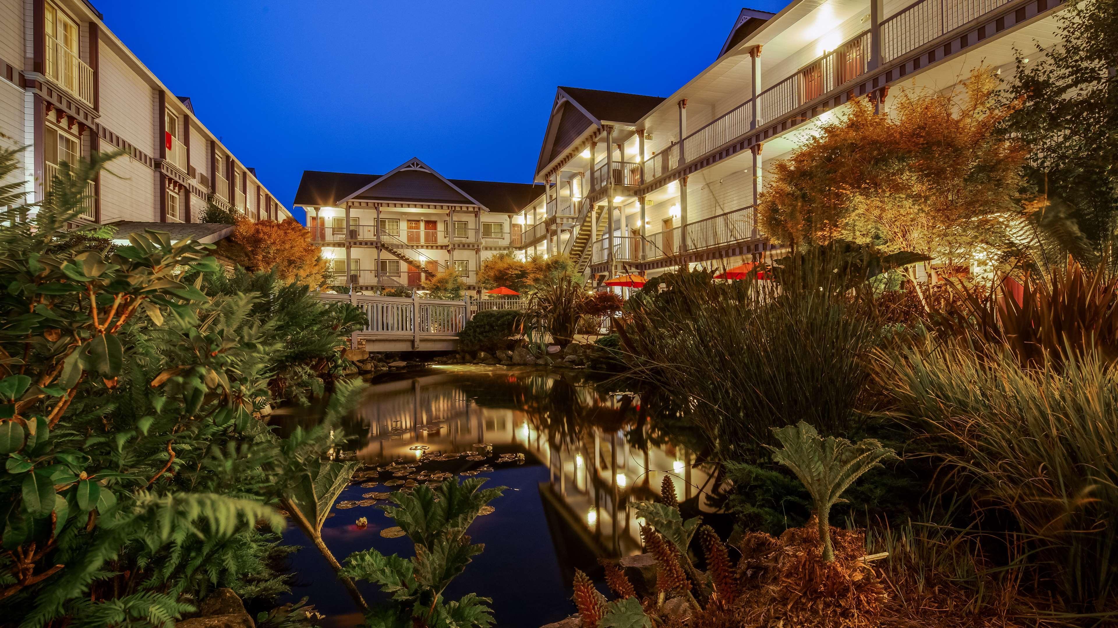 Best Western Plus Bayshore Inn Юрика Екстер'єр фото