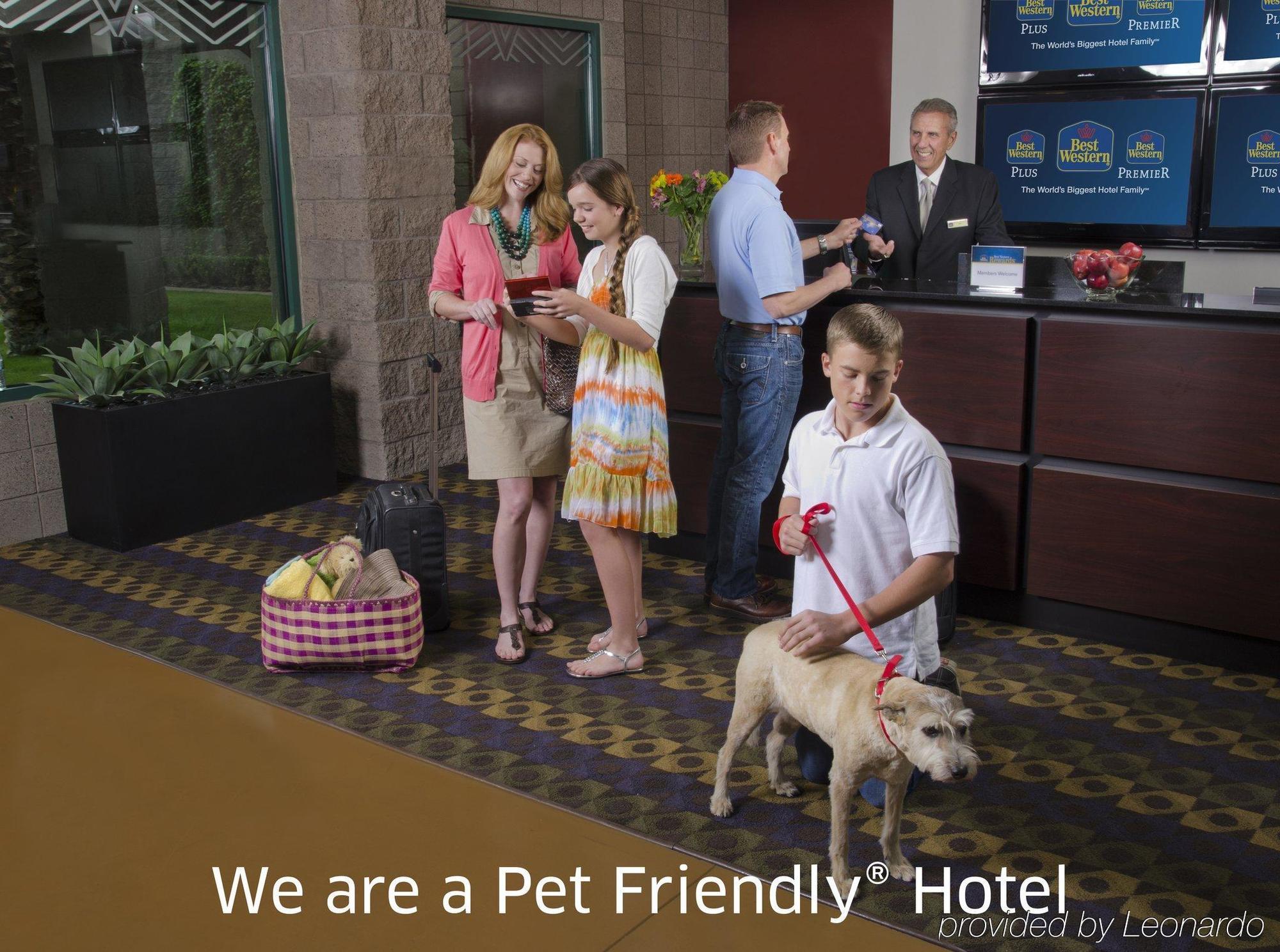 Best Western Plus Bayshore Inn Юрика Екстер'єр фото